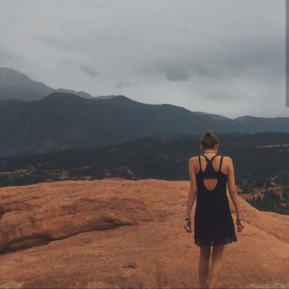 YOUR POSHER, TAYLOR ☀️ - Picture 2 of 8